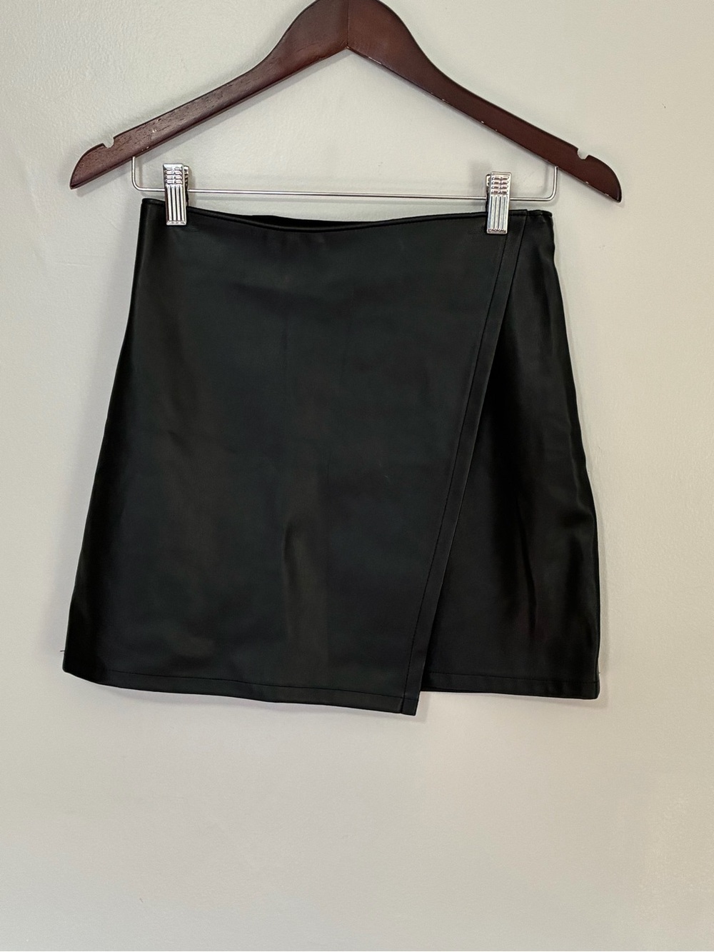Hollister Classic Black ultra high rise Faux Leather Wrap Mini Skirt women’s S